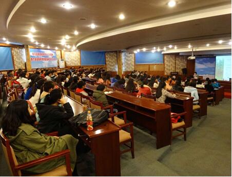 必赢官网隆重召开新生专业介绍会