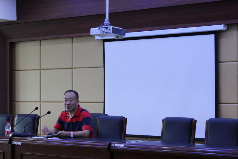 必赢官网召开研究生论文开题与论文写作说明会